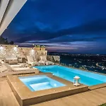 Pietra Caves Suites